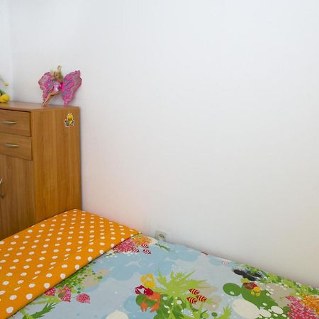 Apartments by the sea Brela, Makarska - 11821 Rum bild