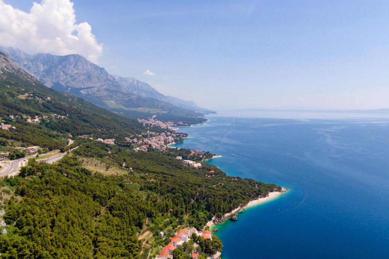 Apartments by the sea Brela, Makarska - 11821 Exteriör bild