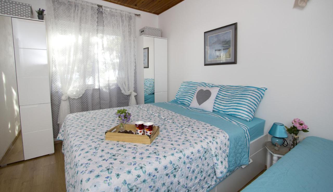 Apartments by the sea Brela, Makarska - 11821 Exteriör bild
