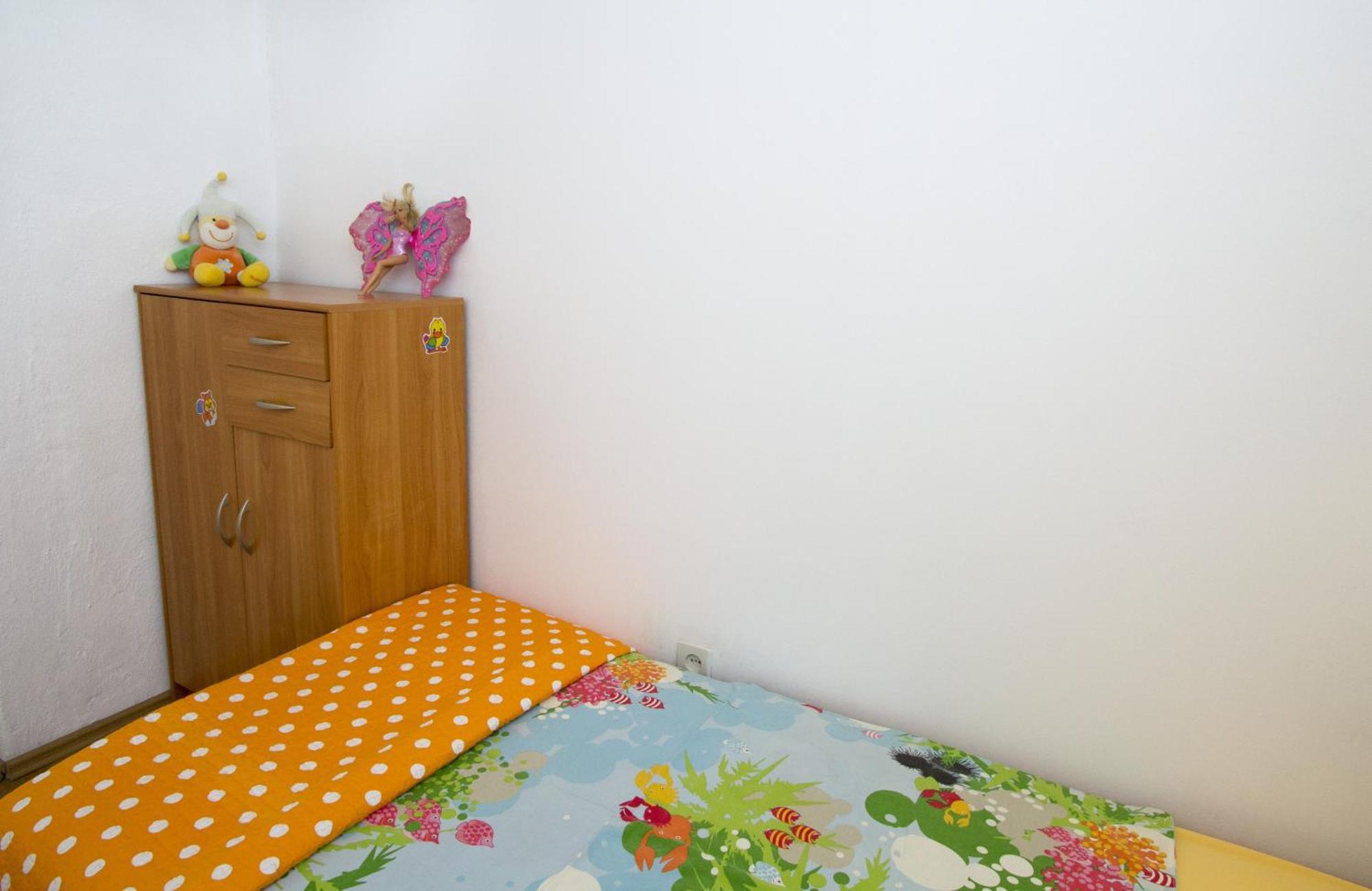 Apartments by the sea Brela, Makarska - 11821 Rum bild